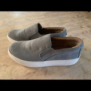 Steve Madden Gills Grey slip on sneakers